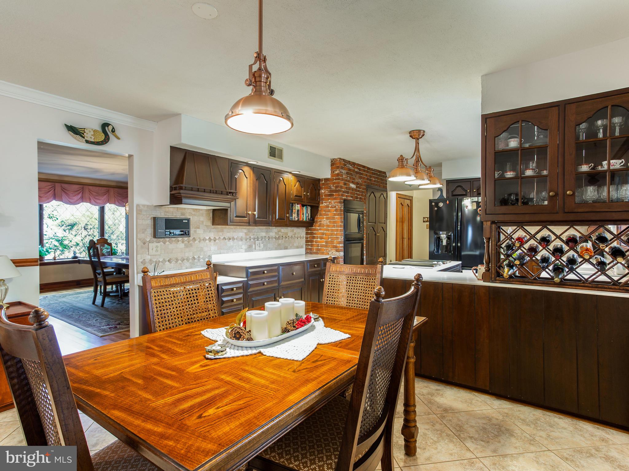 3681 Russell Road Woodbridge, VA 22192 - Photo 21 of 48 Breakfast area open to Kitchen.
