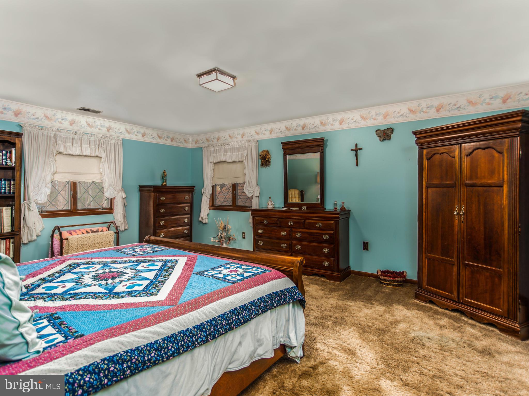 3681 Russell Road Woodbridge, VA 22192 - Photo 30 of 48 Super spacious Owner's Suite.