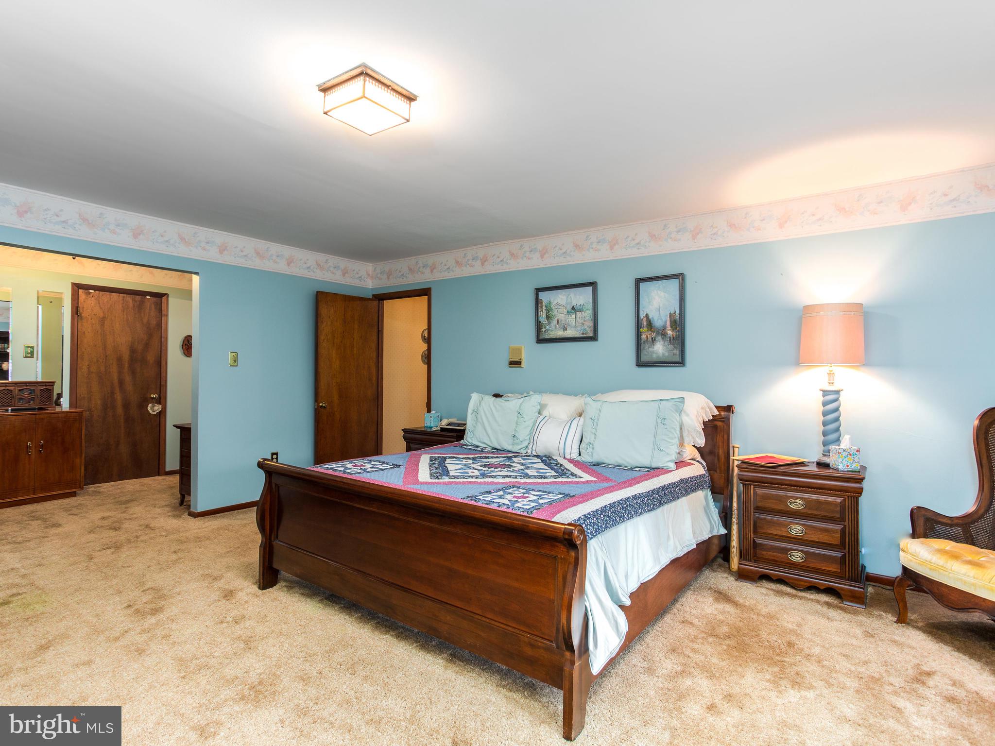 3681 Russell Road Woodbridge, VA 22192 - Photo 31 of 48 Owner's Suite.