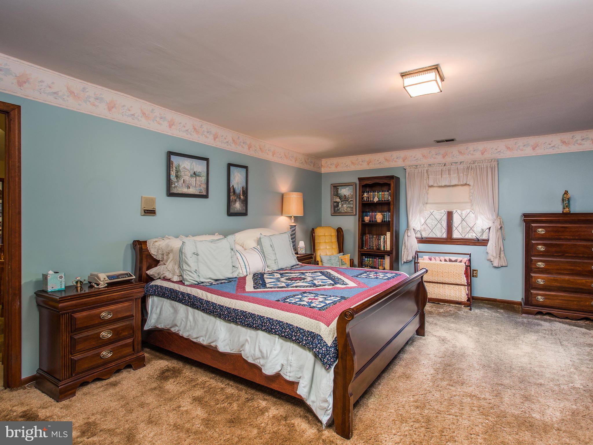 3681 Russell Road Woodbridge, VA 22192 - Photo 33 of 48 Owner's Suite.