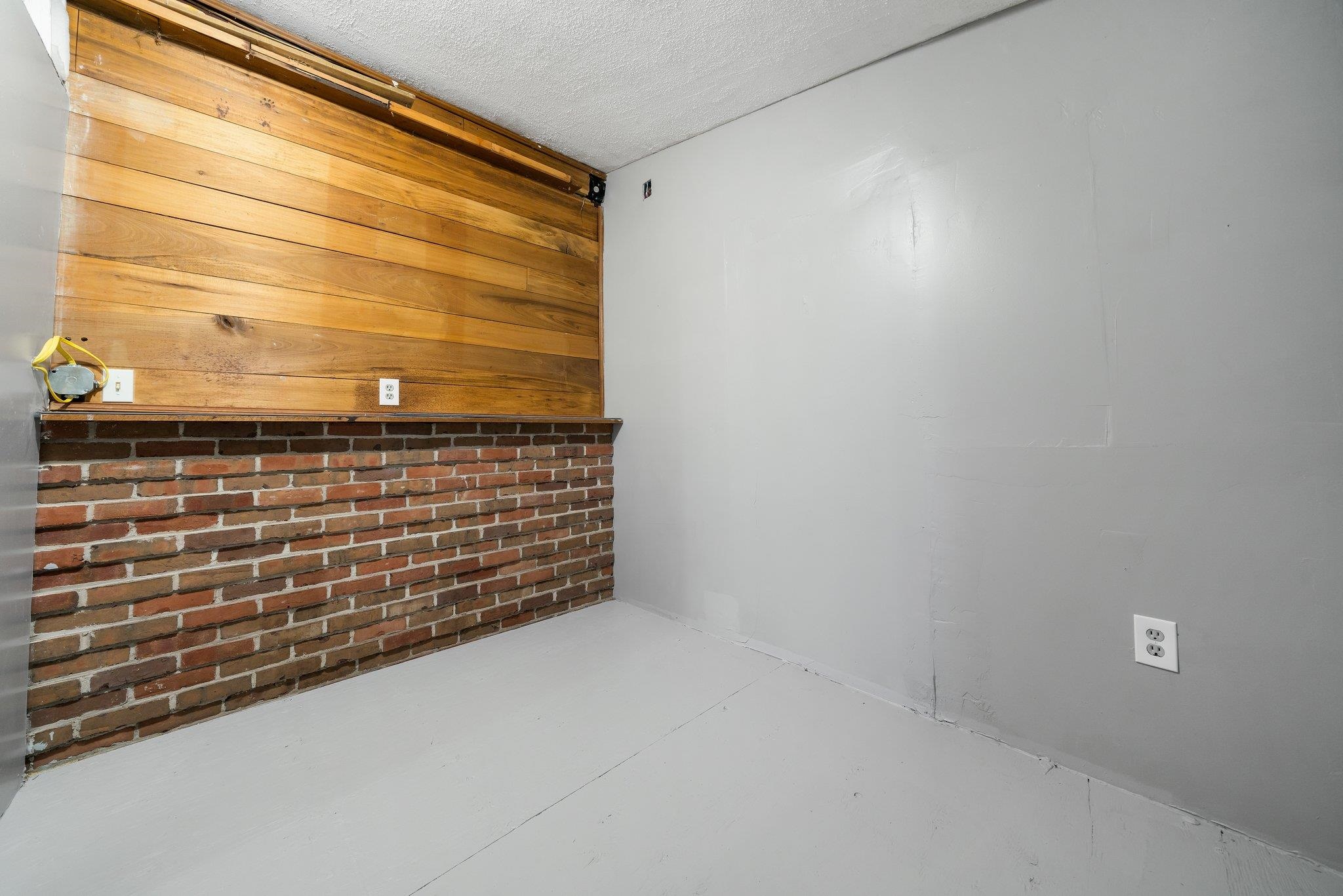 80 Old Derry Road Londonderry, NH 03053 - Photo 22 of 37