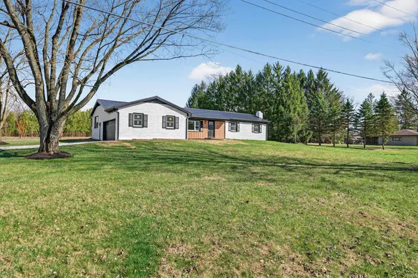 $379,900 | 2693 South 400 East, Marion, IN 46953