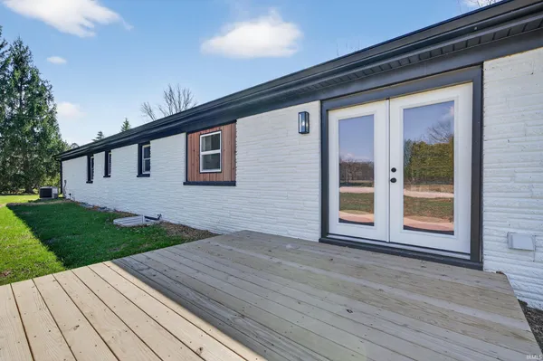 $379,900 | 2693 South 400 East, Marion, IN 46953