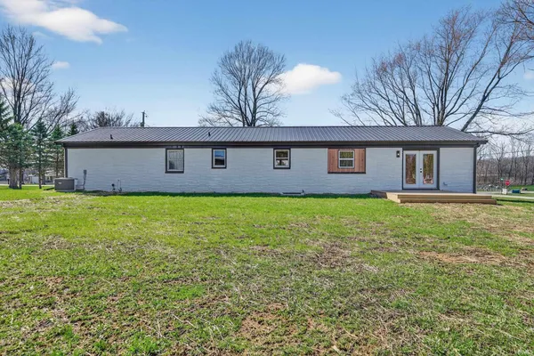 $379,900 | 2693 South 400 East, Marion, IN 46953