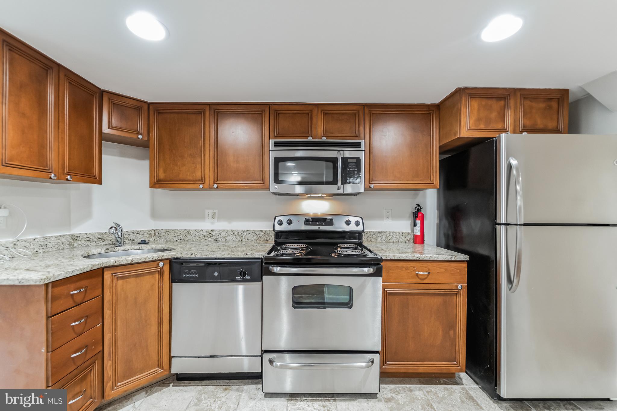 2411 North Capitol Street Northeast, Unit B Washington, DC 20002 - Photo 4 of 31