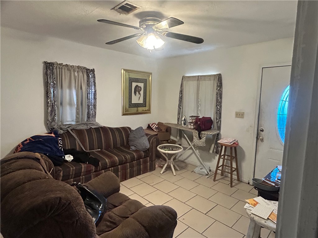 3404 Lee Street Brunswick, GA 31520 - Photo 5 of 13