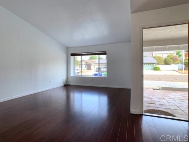 10535 Susie Place Santee, CA 92071 - Photo 4 of 23