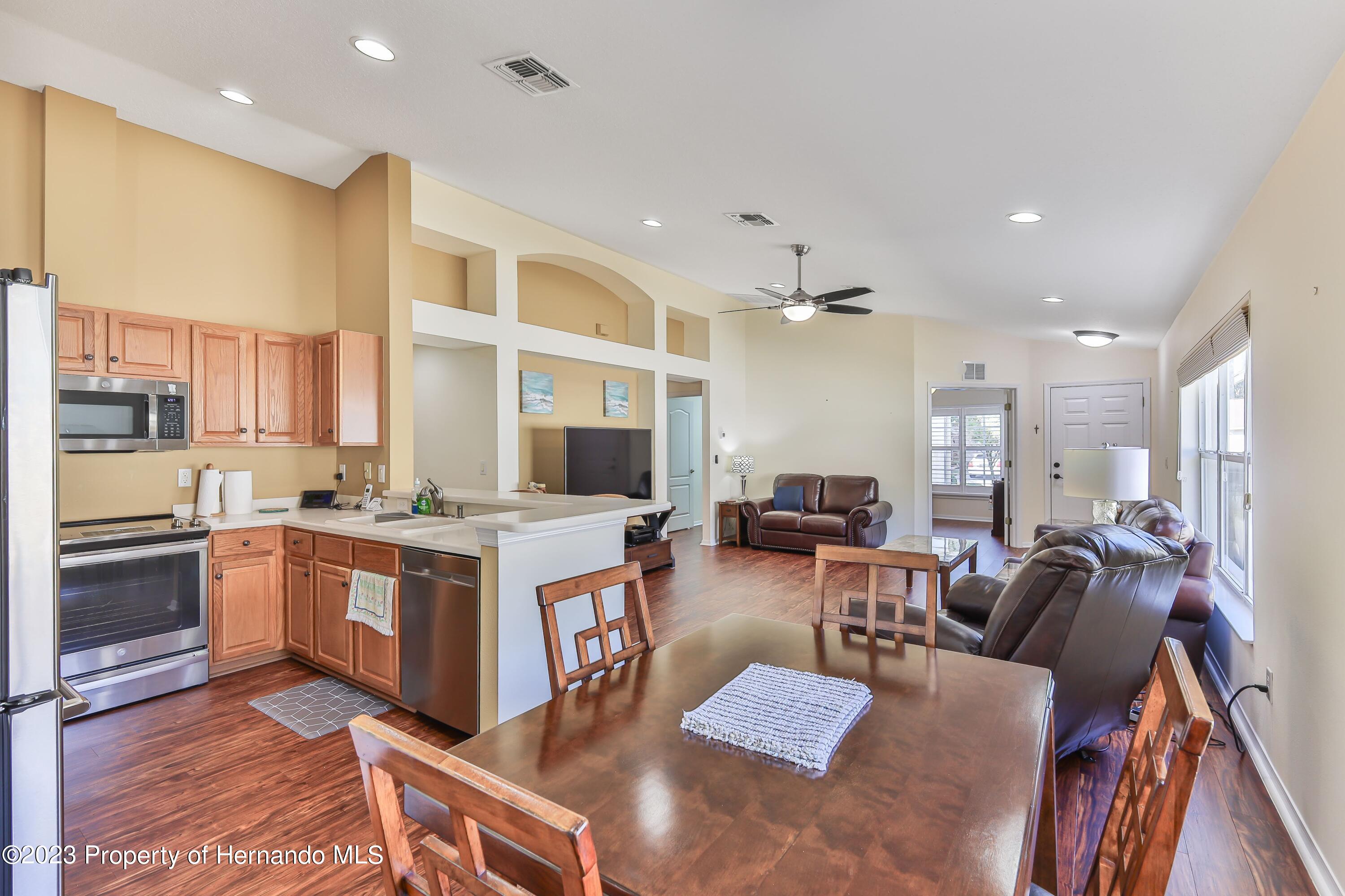 306 Rochester Street Spring Hill, FL 34609 - Photo 10 of 42 5W1A0808