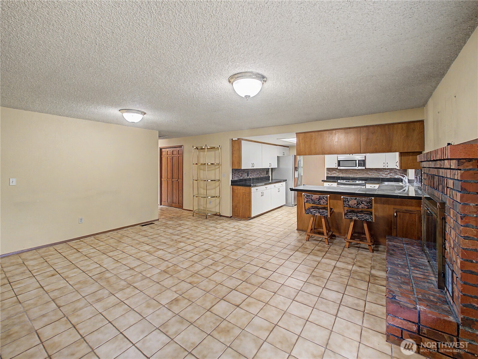 21327 Southeast 252nd Place Maple Valley, WA 98038 - Photo 8 of 27
