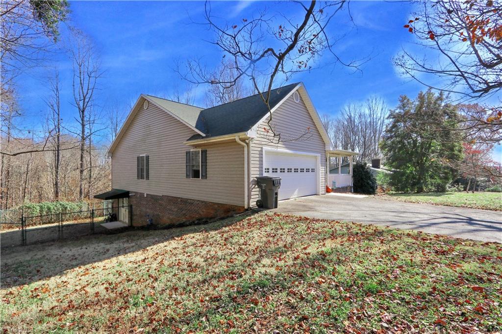 176 Johnson Ridge Road Elkin, NC 28621 - Photo 6 of 28 Gallery Image 6