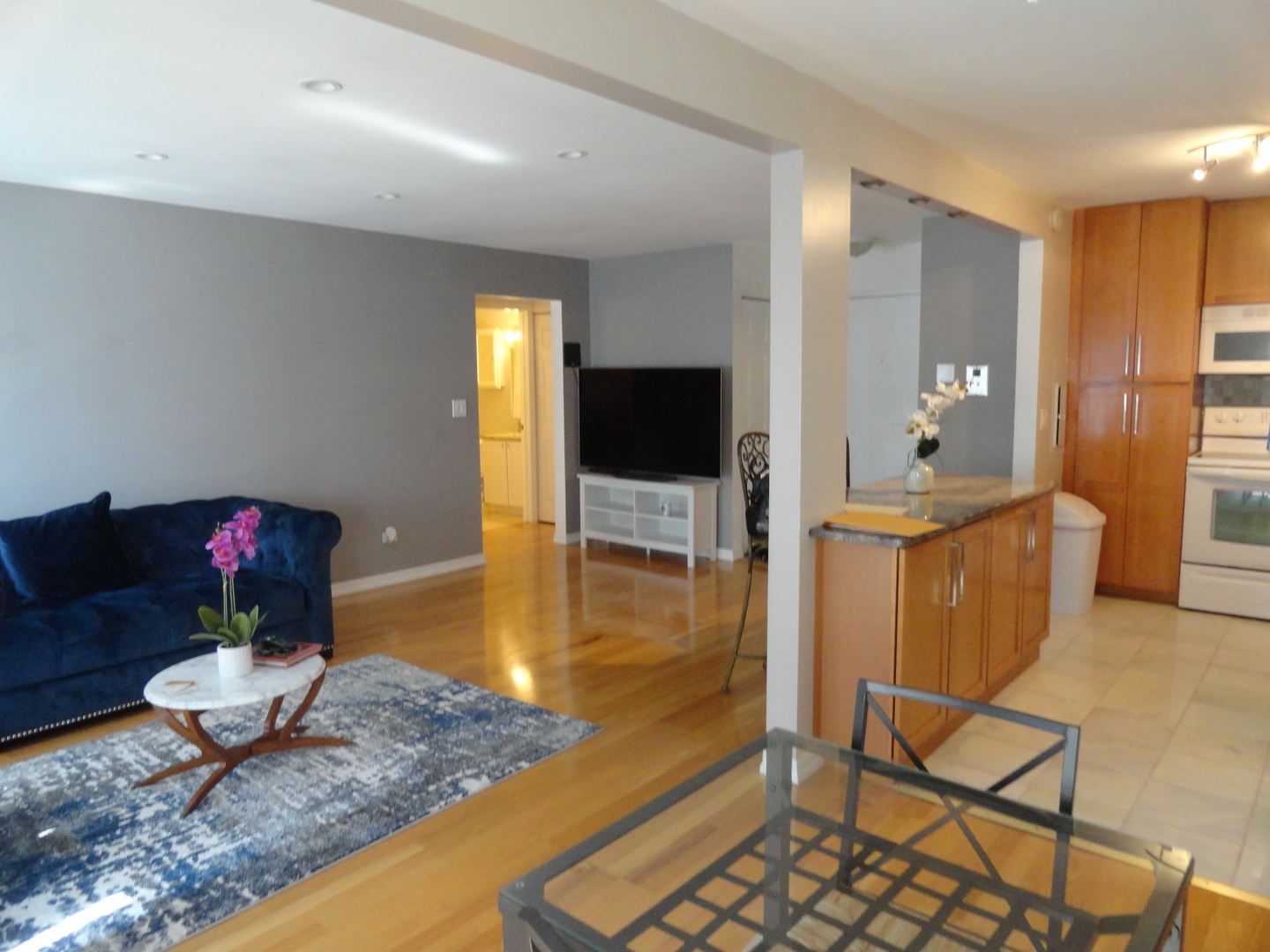 902 Ridge Square, Unit 311 Elk Grove Village, IL 60007 - Photo 6 of 7