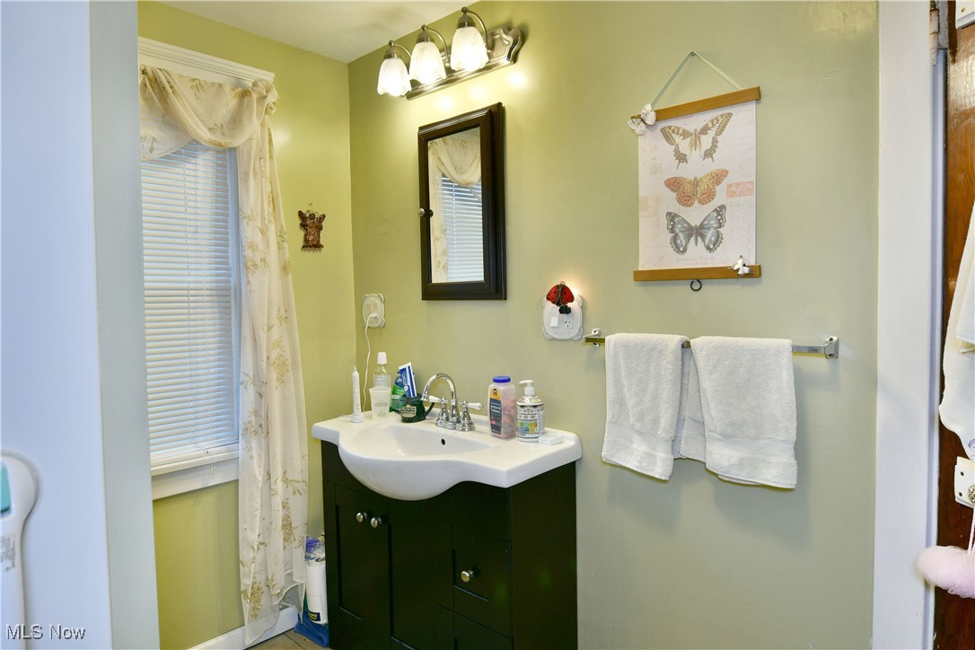 9210 Howland Springs Road Southeast Warren, OH 44484 - Photo 37 of 50