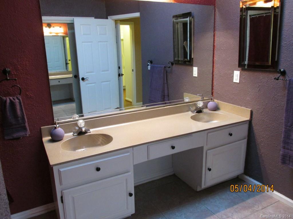 6914 Porterfield Road Charlotte, NC 28226 - Photo 9 of 16 Gallery Image 9