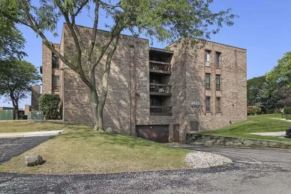 $103,500 | 3635 North Tucker Place, Unit 210, Milwaukee, WI 53222