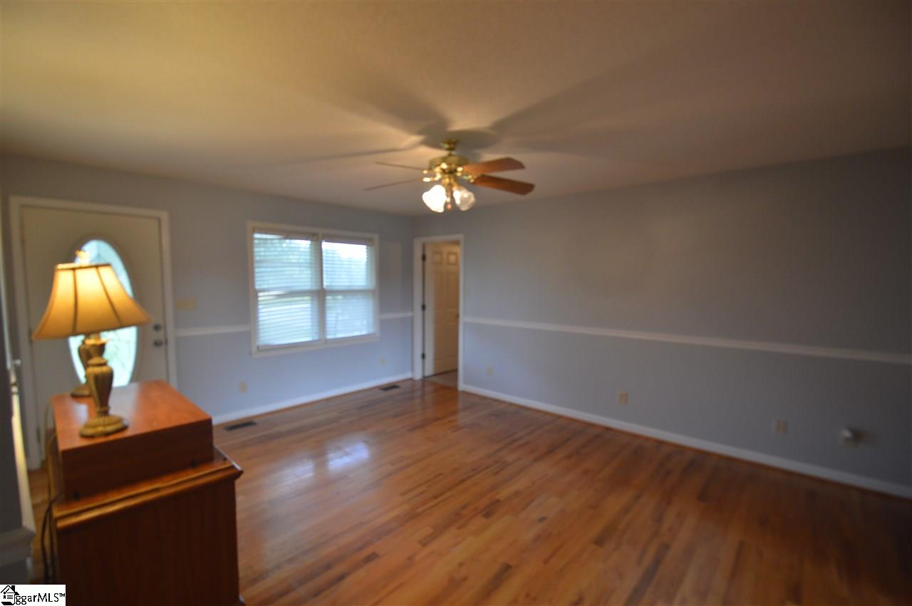 4067 Bible Church Road Boiling Springs, SC 29316 - Photo 4 of 30