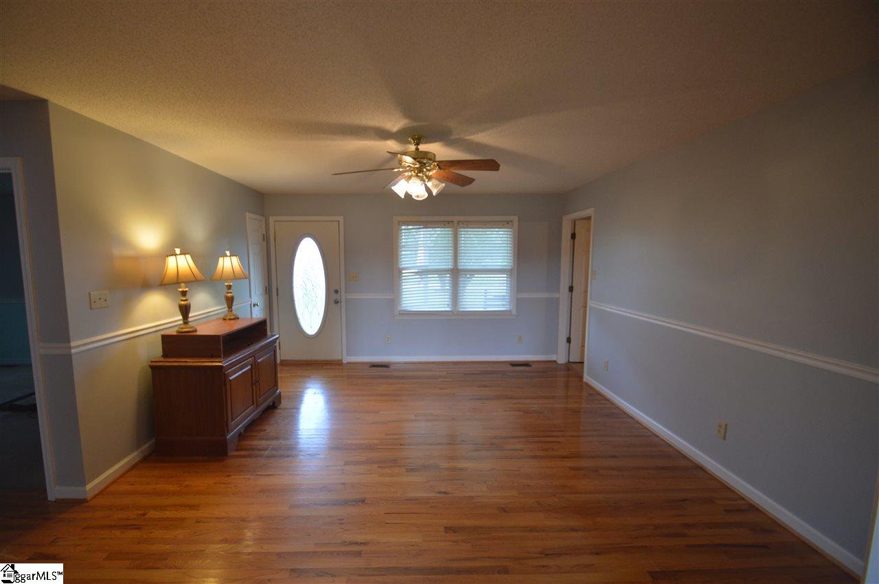4067 Bible Church Road Boiling Springs, SC 29316 - Photo 5 of 30