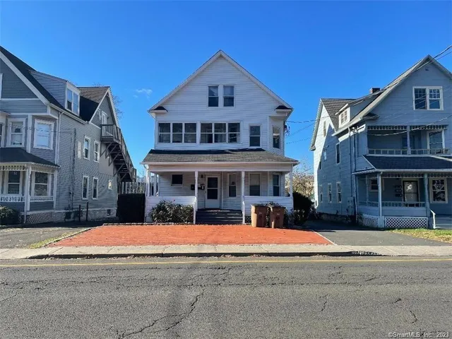 $1,600 | 1944 Bedford Street, Unit 3, Stamford, CT 06905