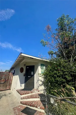 $699,000 | 25 East Plymouth Street, Long Beach, CA 90805