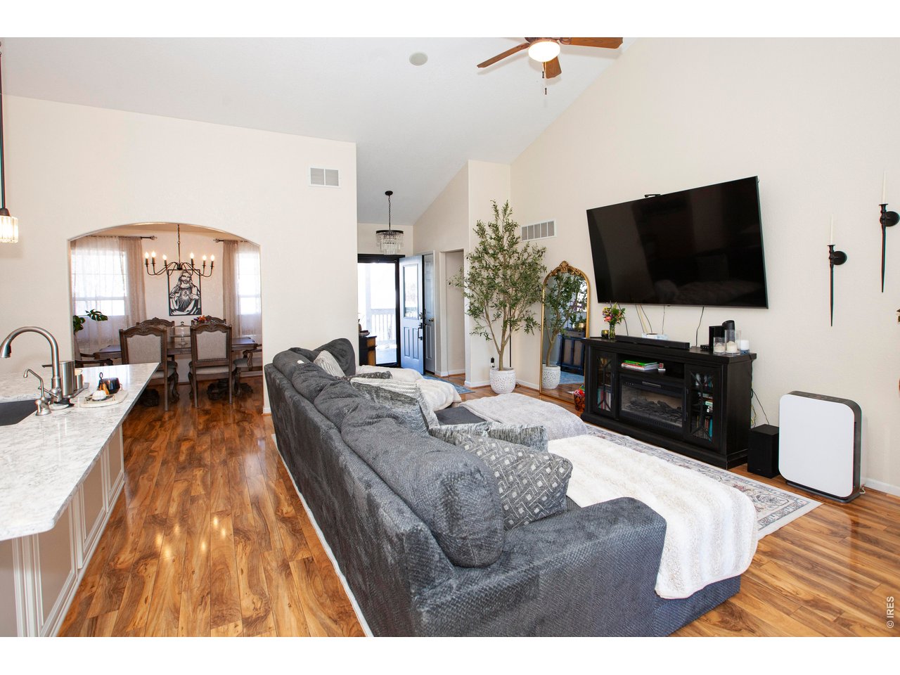 817 Nicole Road Sterling, CO 80751 - Photo 3 of 44