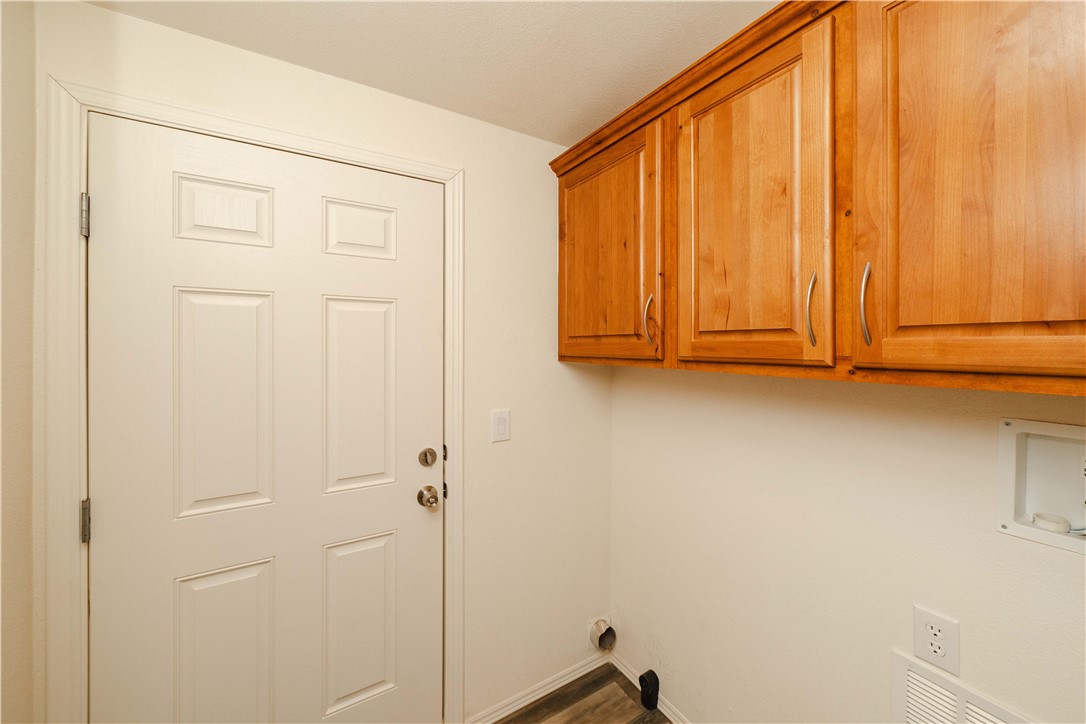 2001 Gold Road Kingman, AZ 86401 - Photo 19 of 57 Storage cabinets Plus!