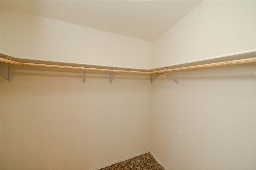 2001 Gold Road Kingman, AZ 86401 - Photo 24 of 57 Great walk in closet