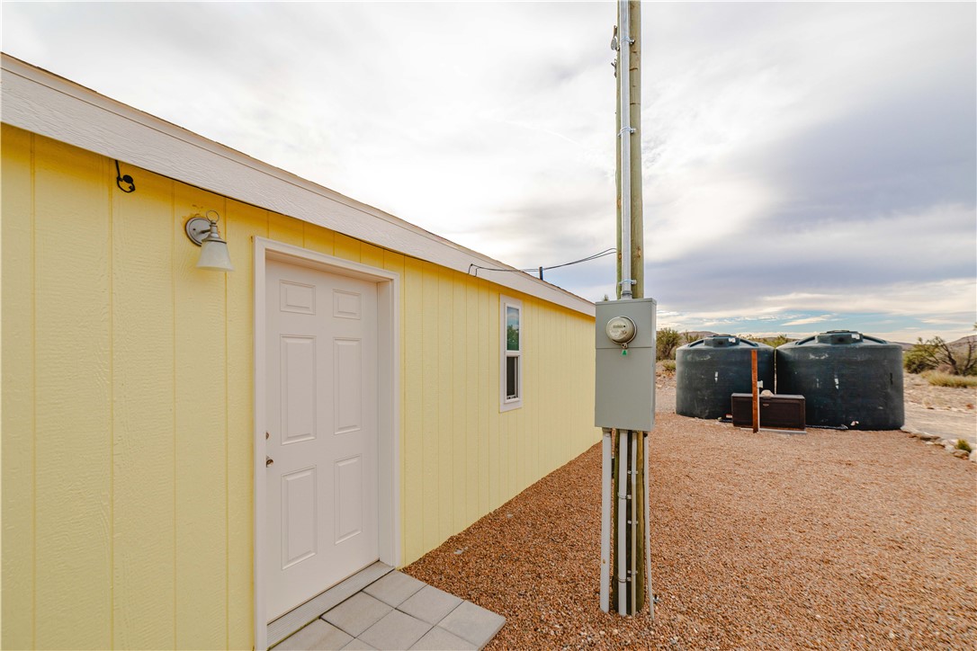 2001 Gold Road Kingman, AZ 86401 - Photo 27 of 57 a view of a balcony with utility