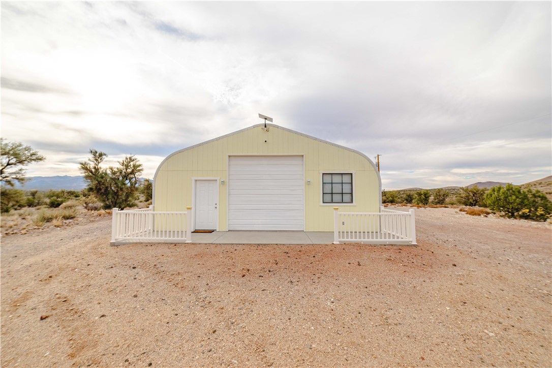 2001 Gold Road Kingman, AZ 86401 - Photo 34 of 57 a view of a house with a yard