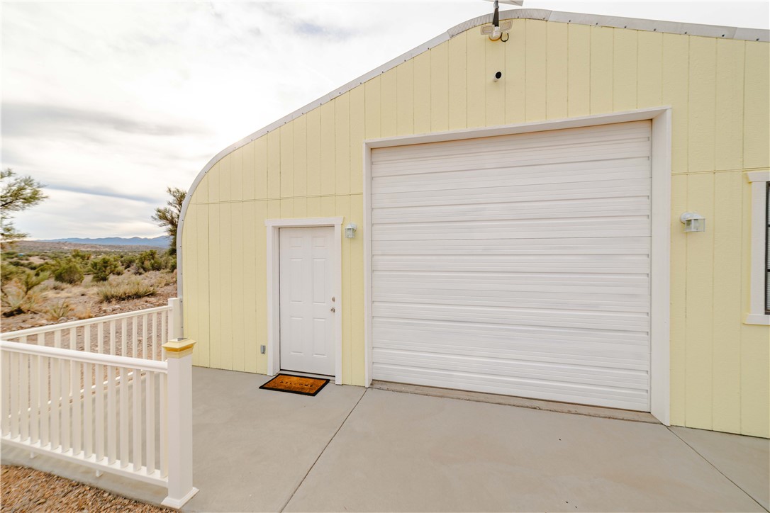 2001 Gold Road Kingman, AZ 86401 - Photo 35 of 57 Garage
