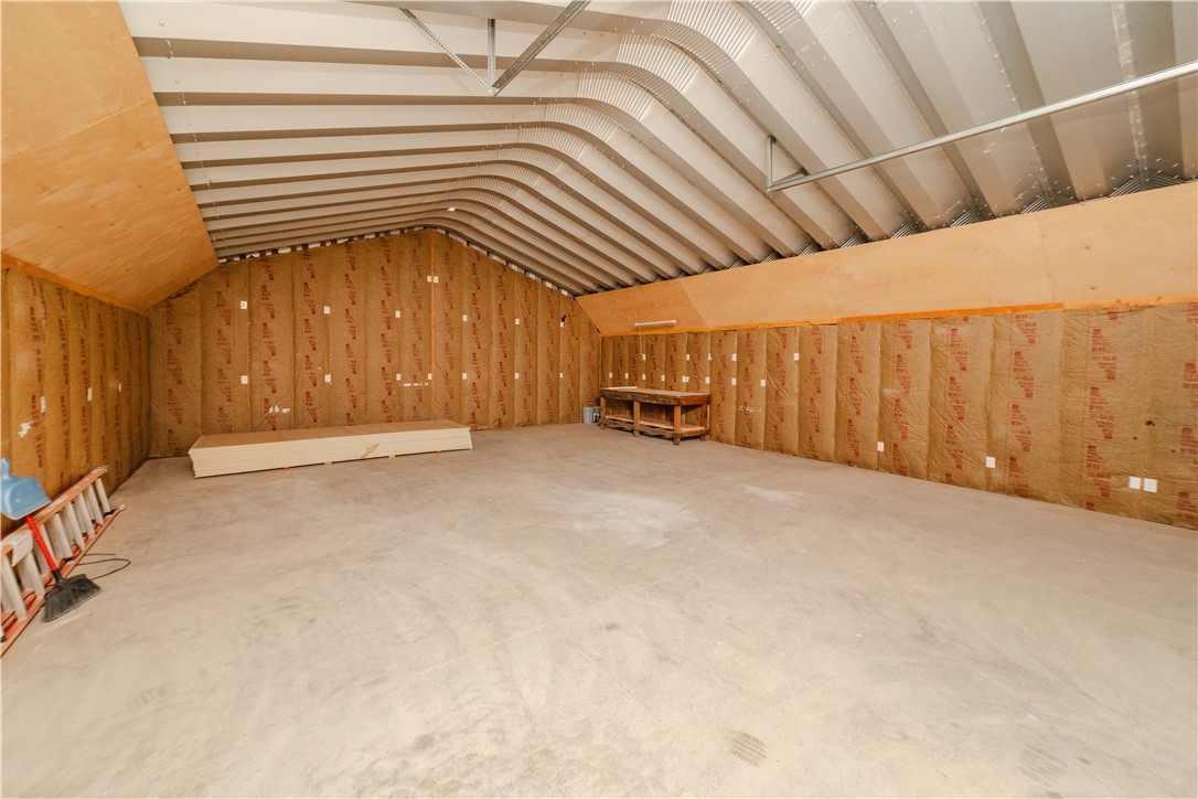2001 Gold Road Kingman, AZ 86401 - Photo 36 of 57 Garage