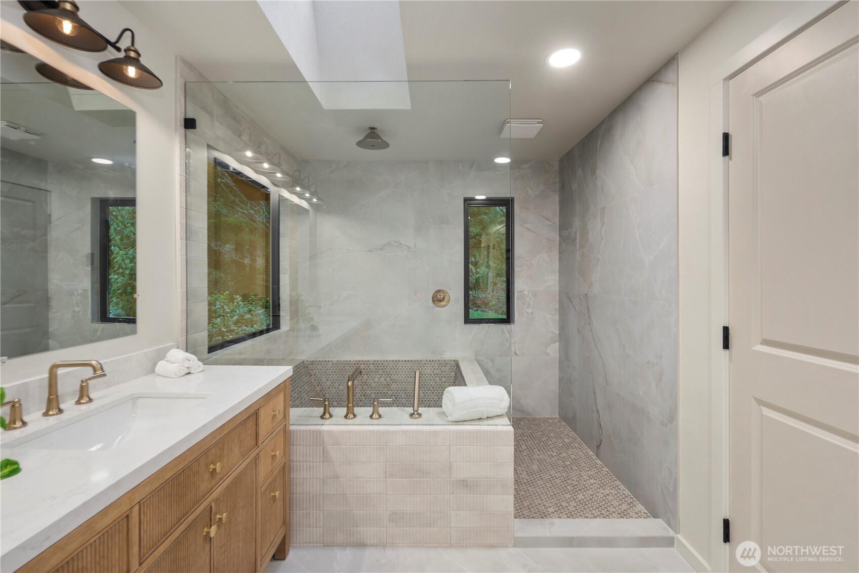 1311 Southwest Lake Roesiger Road Snohomish, WA 98290 - Photo 17 of 34