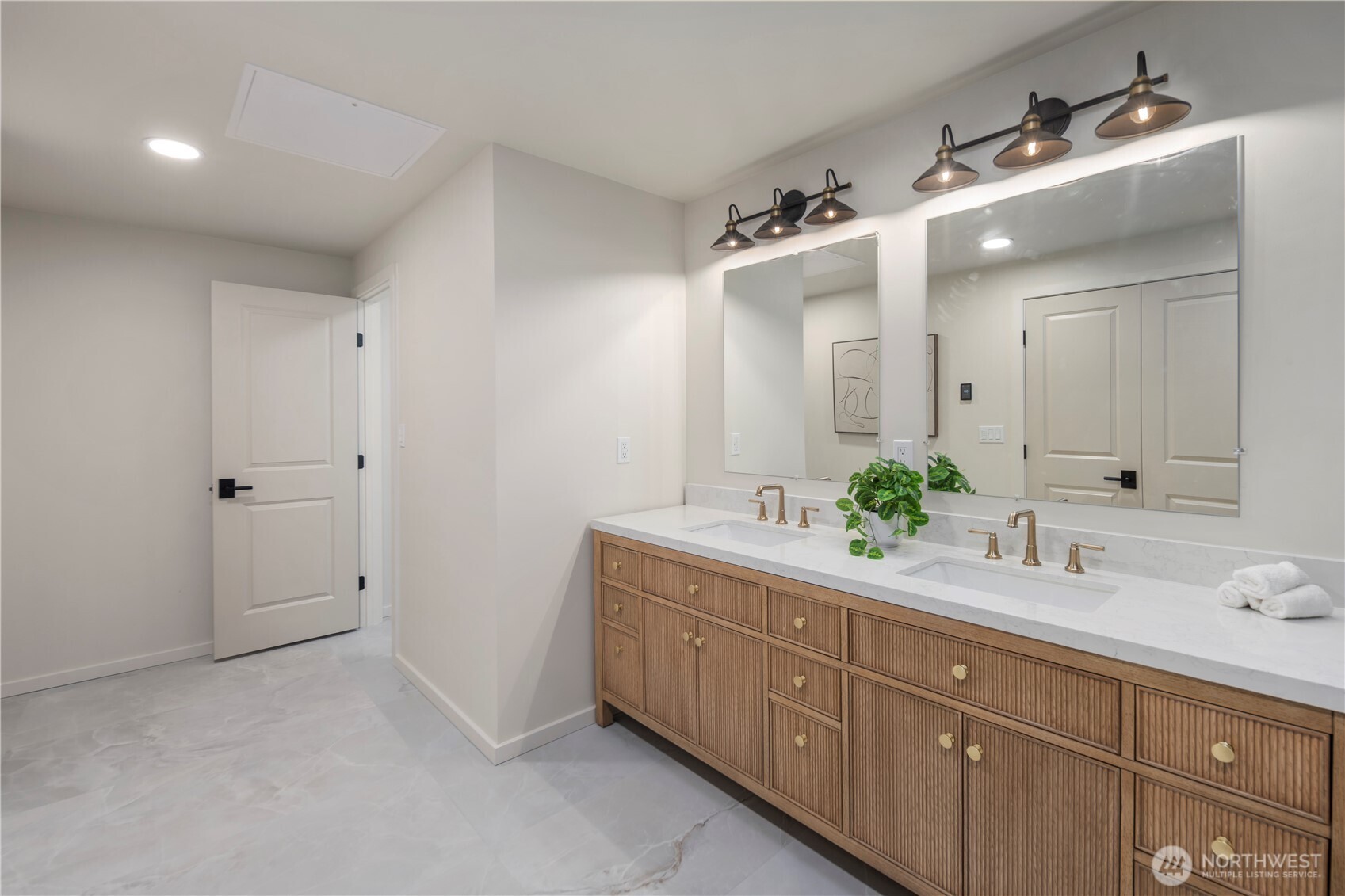 1311 Southwest Lake Roesiger Road Snohomish, WA 98290 - Photo 19 of 34