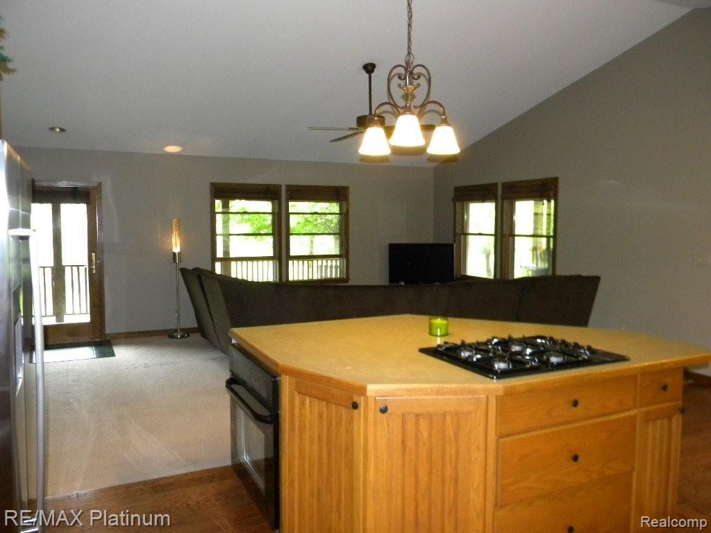 3600 East Allen Road Howell, MI 48855 - Photo 6 of 25 Center Island
