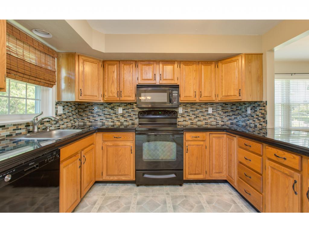 29 Shoal Creek Road Hudson, NH 03051 - Photo 8 of 22 Gallery Image 8