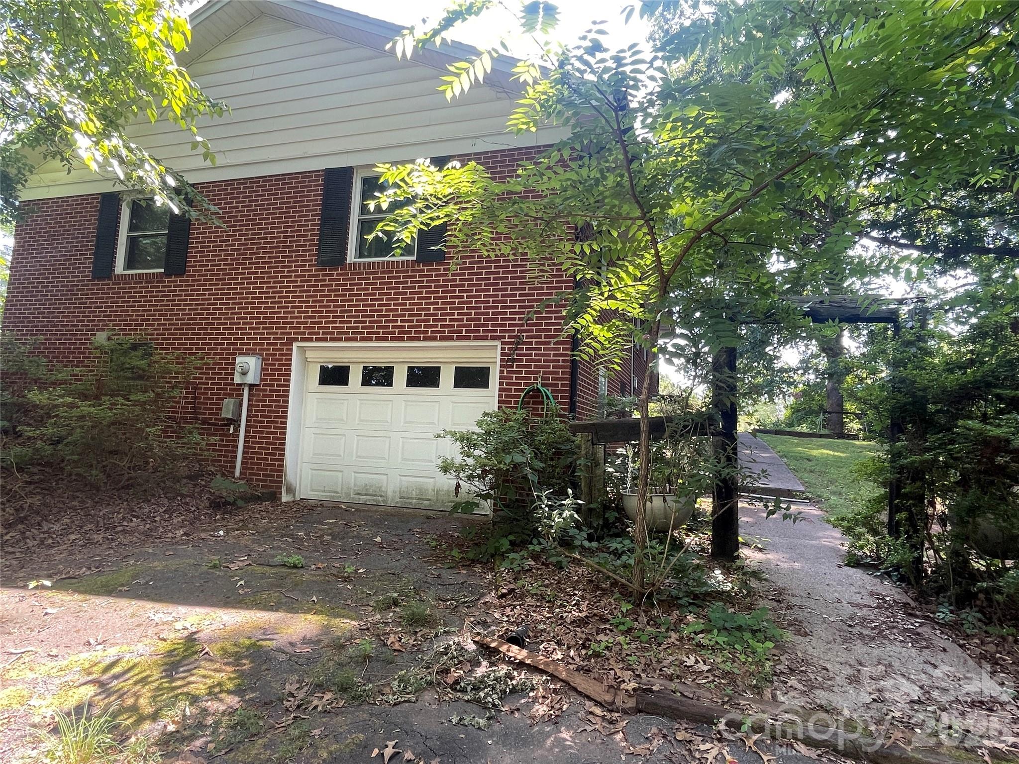1099 Amherst Road Morganton, NC 28655 - Photo 6 of 27