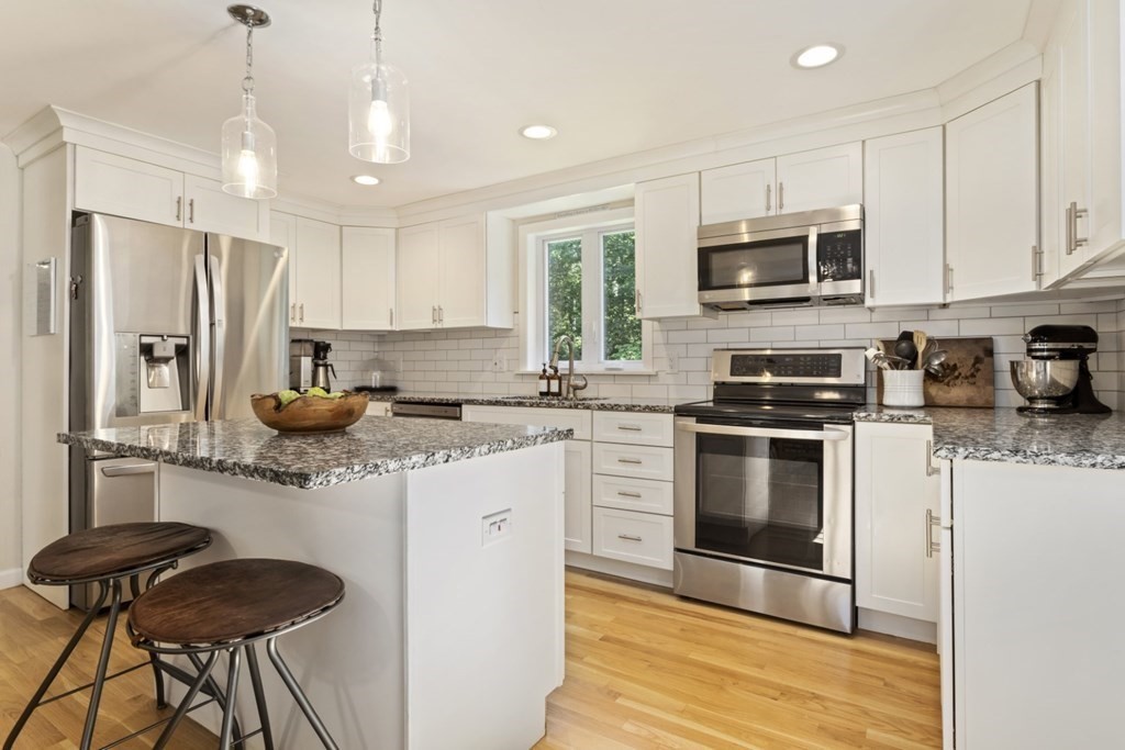 87 Ipswich Road Boxford, MA 01921 - Photo 11 of 42