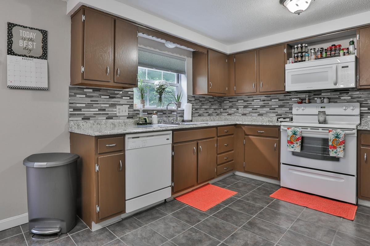 63 East Ridge Road Merrimack, NH 03054 - Photo 8 of 21