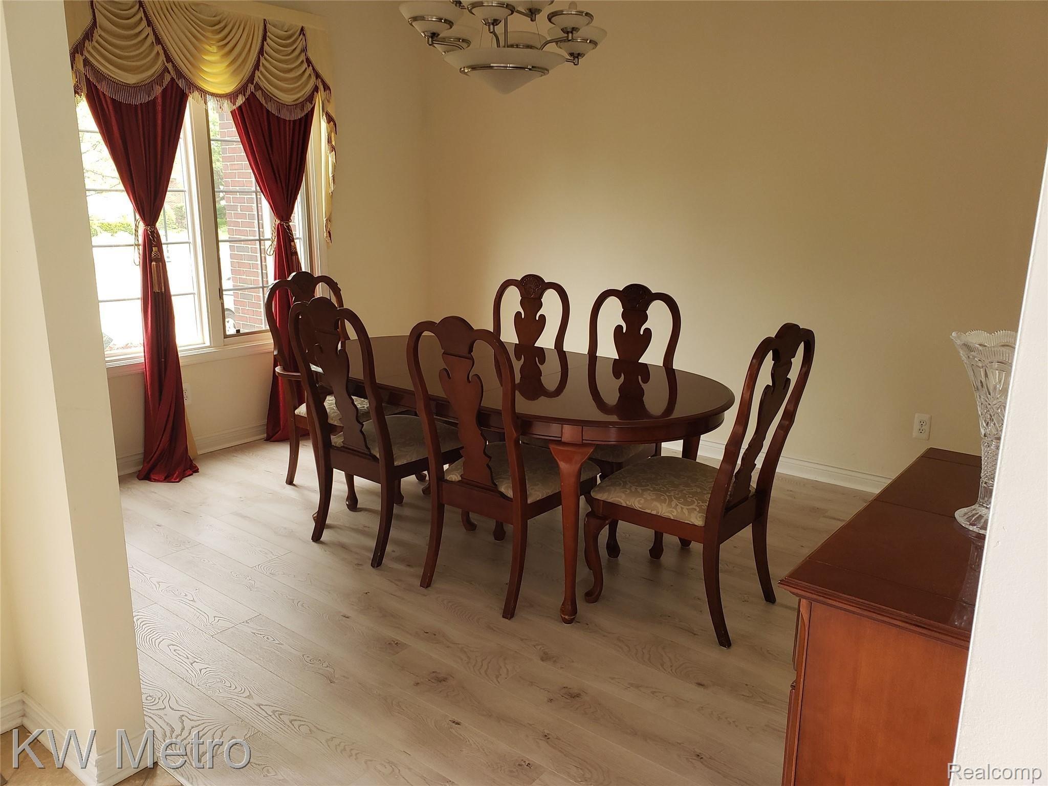 1227 Letica Drive Rochester, MI 48307 - Photo 7 of 58 Dining Room