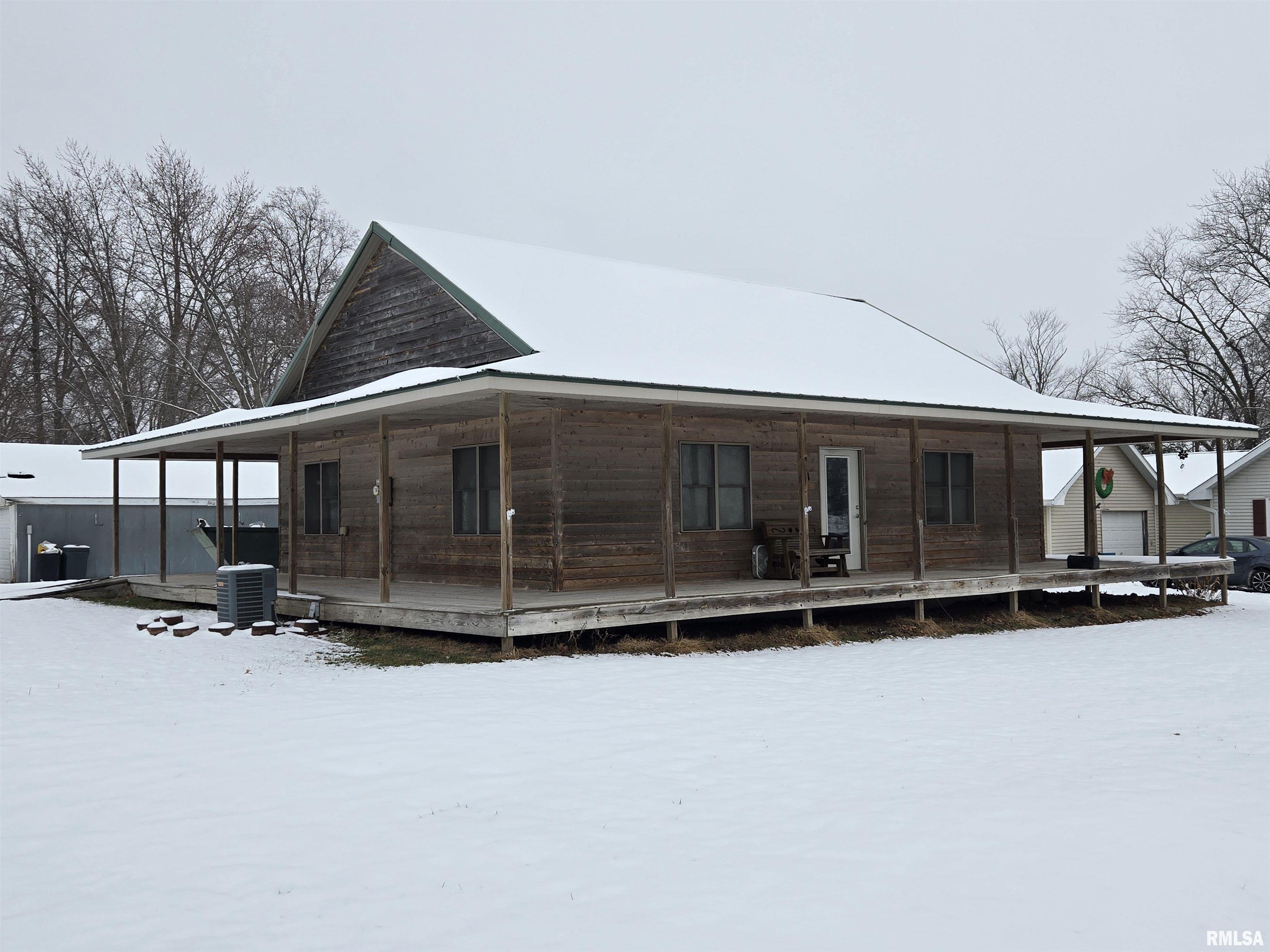 111 East Chestnut Street Mount Sterling, IL 62353 - Photo 2 of 8