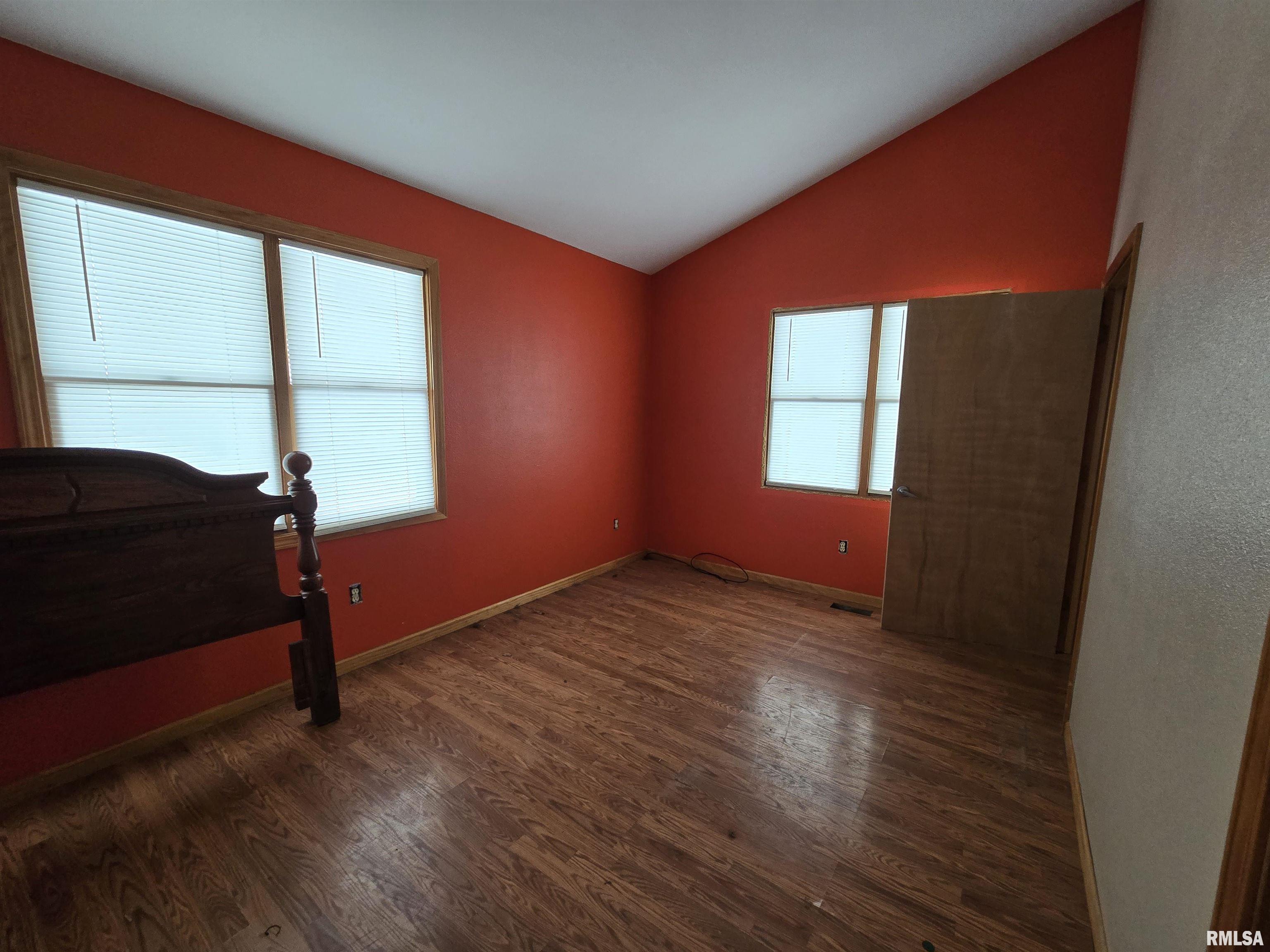 111 East Chestnut Street Mount Sterling, IL 62353 - Photo 6 of 8