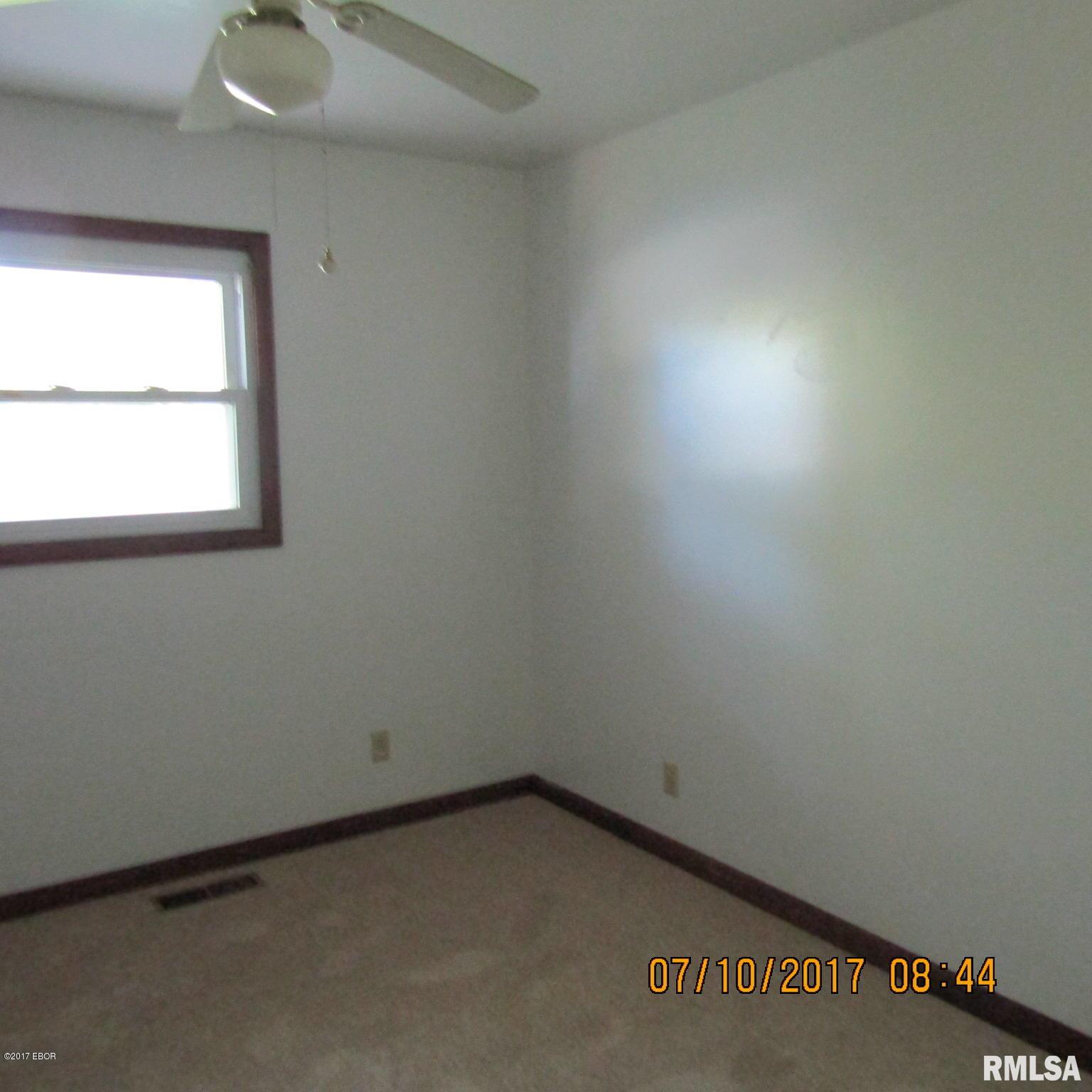 70 Church Street Raleigh, IL 62977 - Photo 6 of 13 Gallery Image 6