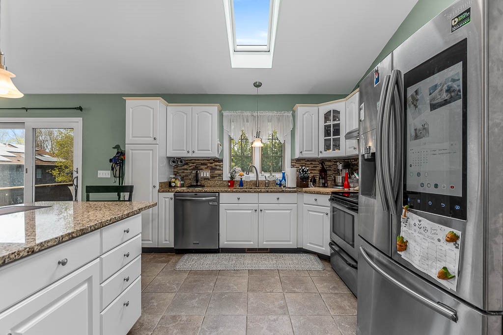 23 Detroit Avenue Warren, RI 02885 - Photo 13 of 43