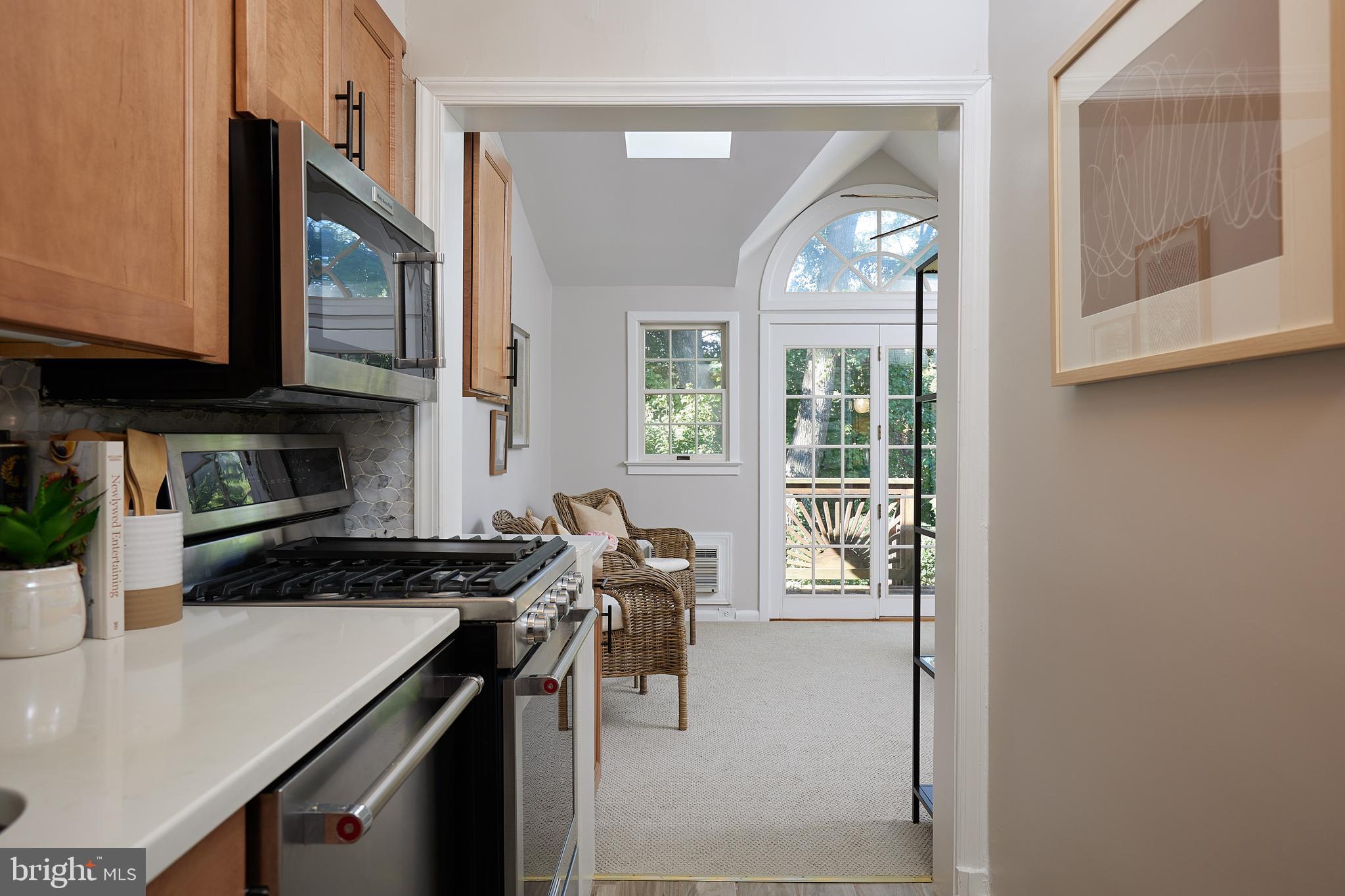 2022 Tunlaw Road Northwest Washington, DC 20007 - Photo 8 of 33 Gallery Image 8