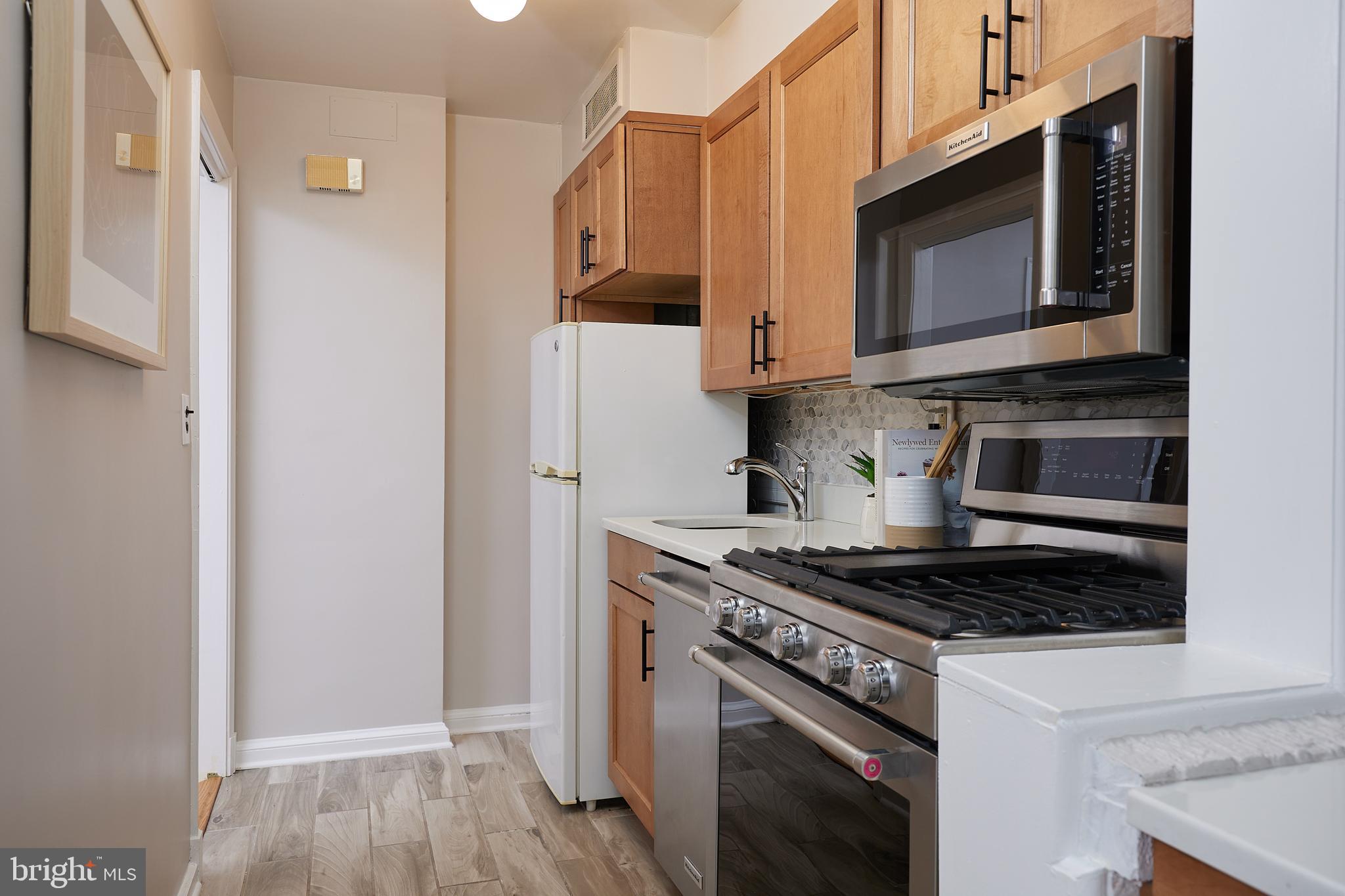 2022 Tunlaw Road Northwest Washington, DC 20007 - Photo 9 of 33 Gallery Image 9