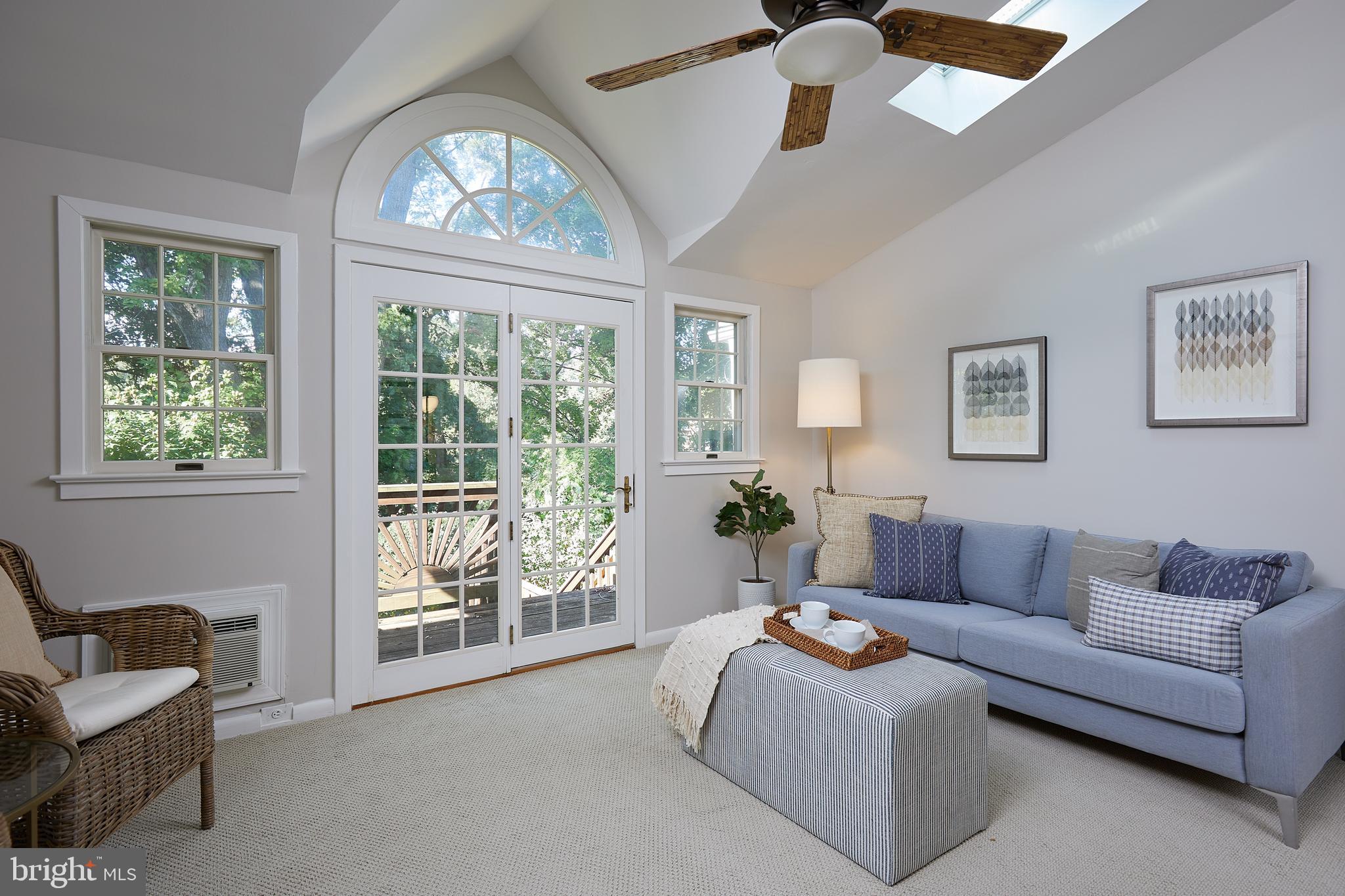 2022 Tunlaw Road Northwest Washington, DC 20007 - Photo 10 of 33 Gallery Image 10