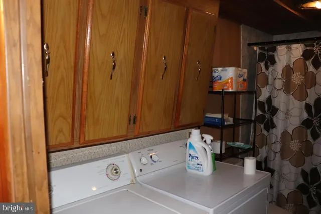 a view of a lake with house