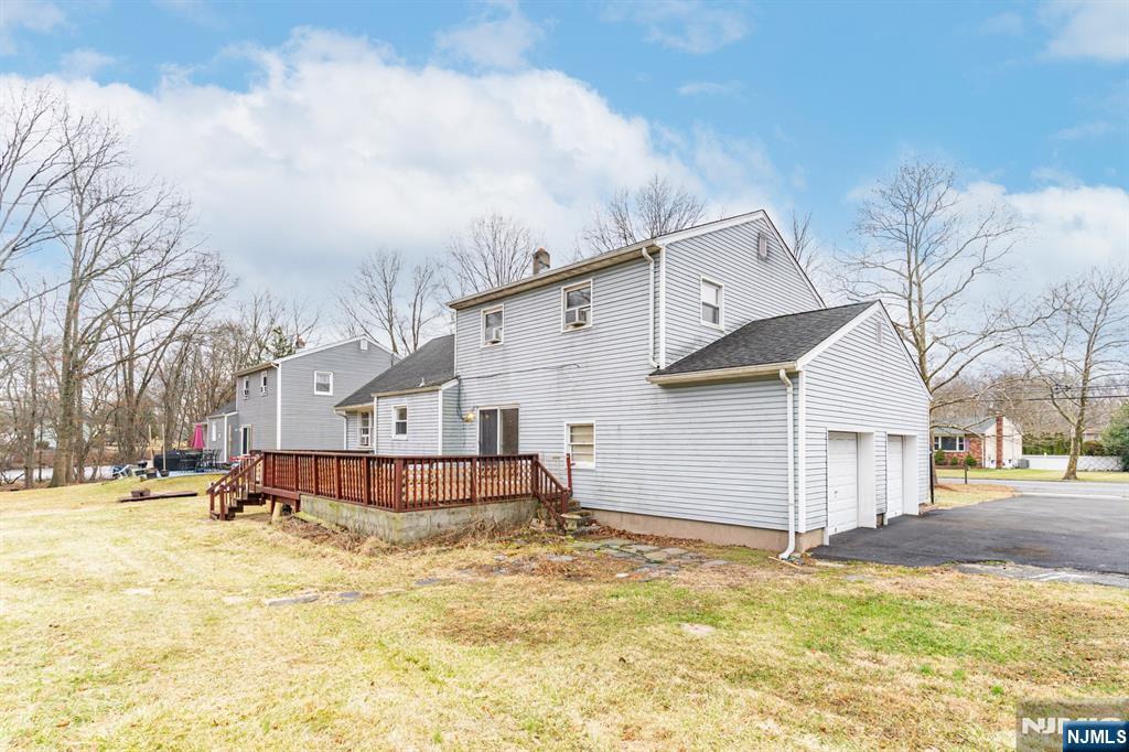 229 Edwards Road Parsippany, NJ 07054 - Photo 6 of 34