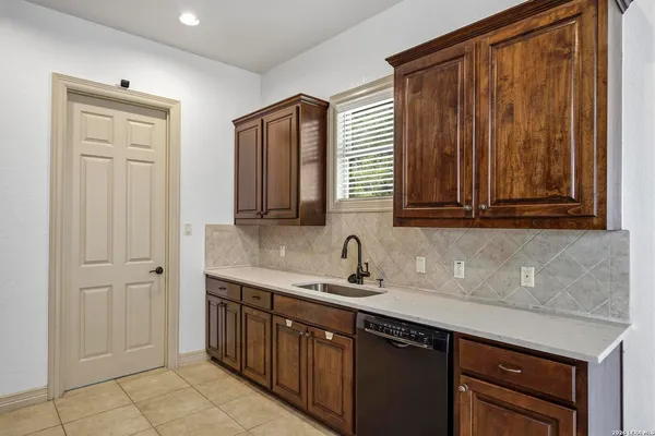 $2,795,000 | 15 Reynosa, San Antonio, TX 78261