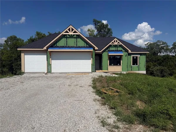 $729,900 | 21503 Twin Oaks Parkway, Peculiar, MO 64078
