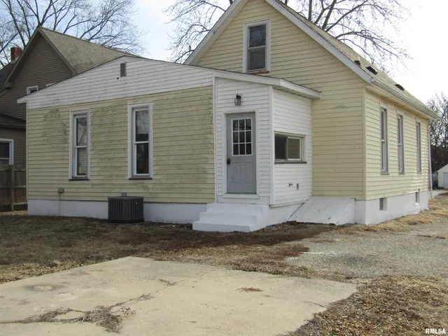 $49,900 | 143 East Spruce Street, Canton, IL 61520