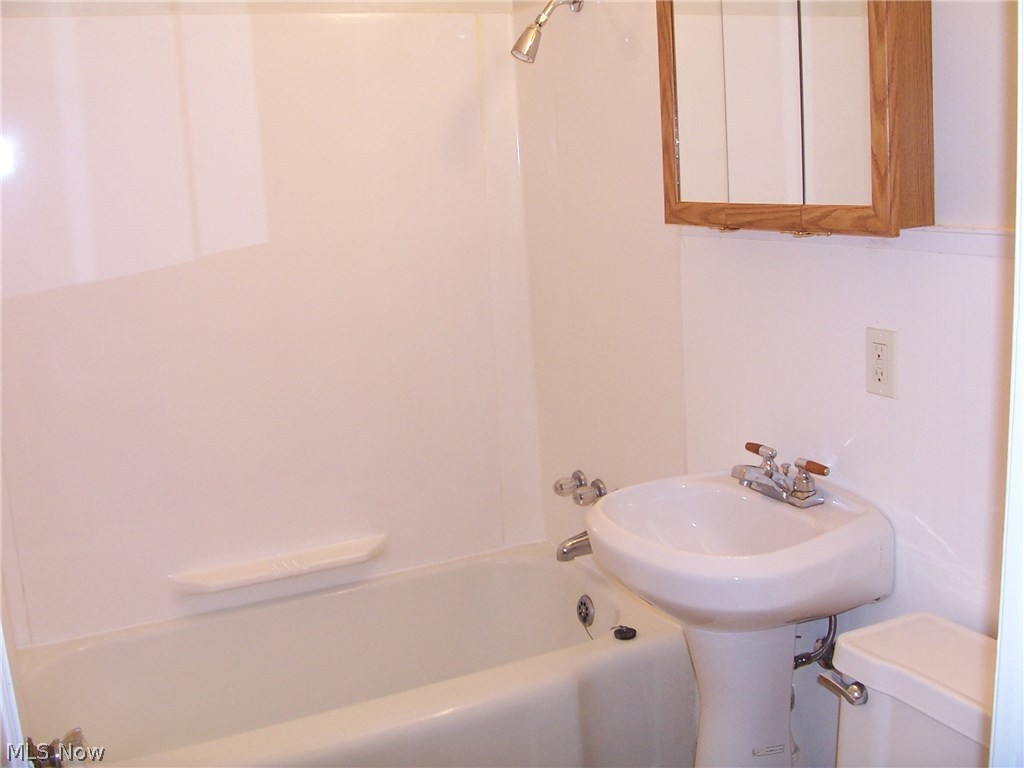 2539 Mogadore Road Akron, OH 44312 - Photo 11 of 17 Gallery Image 11